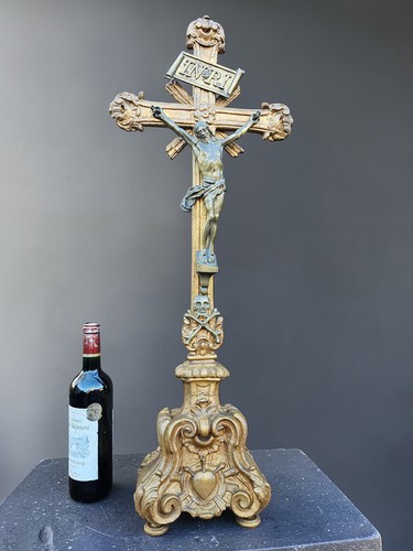 Antico grande crocifisso