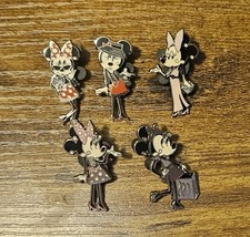 Lotto di 5 spille da