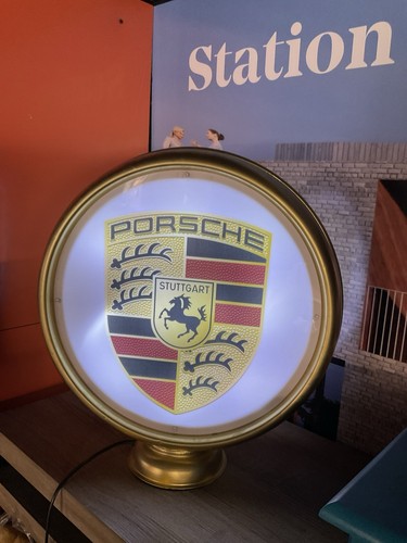 Porsche round light - light, sign