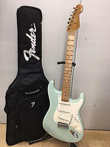 Chitarra elettrica usata