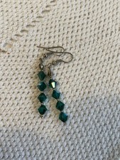 Orecchini pendenti verdi bigiotteria artigianale perle vetro sfaccettato