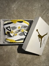 Size 39 EU- Air Jordan 4 Retro