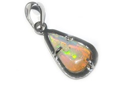ciondolo opale argento 925%