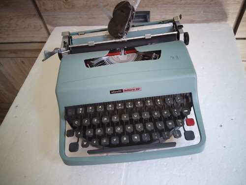 Macchina scrivere olivetti - da,