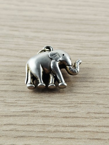 Pendentif éléphant symbole