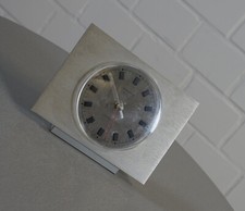 elegante orologio da tavolo