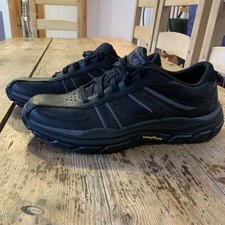 SKECHERS RISPETTATE SCARPE IN