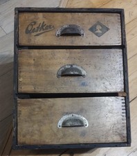 Armadio vintage vecchio da