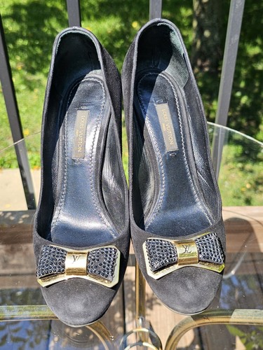 Louis vuitton seude pumps - louis,