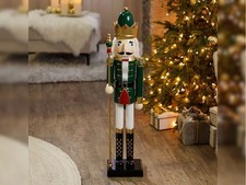 Schiaccianoci in legno verde