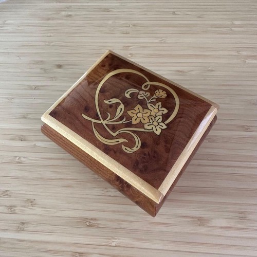 Reuge music box - music, ring