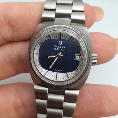 Bulova accutron bullseye - bulova,