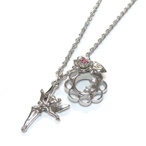 Collana con ciondolo - , in