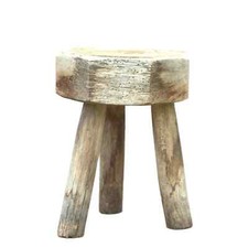 Antico sgabello brutalista