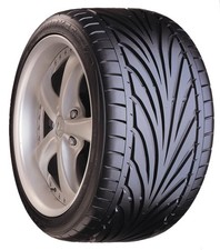 Gomme Estive Toyo 215/40 R18