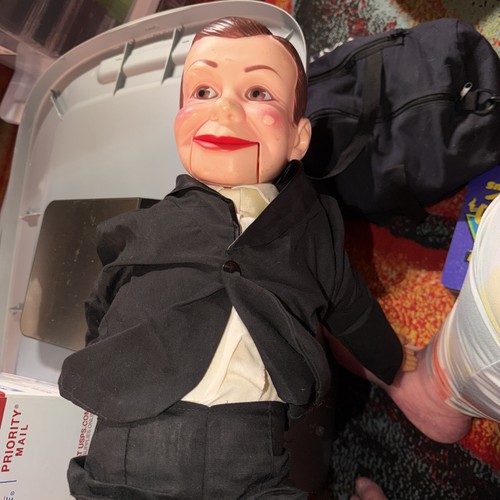 Manichino bambola ventriloquo
