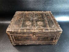Antica scatola portagioie indiana in legno intagliato e ferro battuto XIX secolo