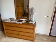 CAMERETTA COMPRENDENTE . ARMADIATURA - 2 LETTI SINGOLI - COMODINI - CASSETTONE