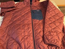 Giacca con cappuccio e zip