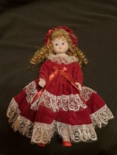 Bambolina in porcellana