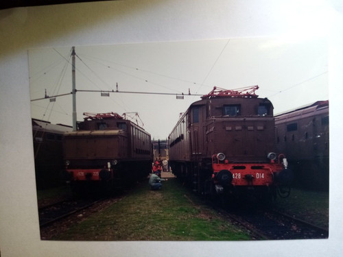Foto locomotive deposito - foto,