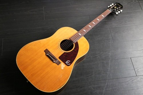 Chitarra acustica vintage