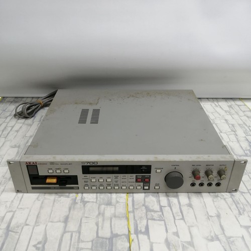 Akai s700 vintage - akai,