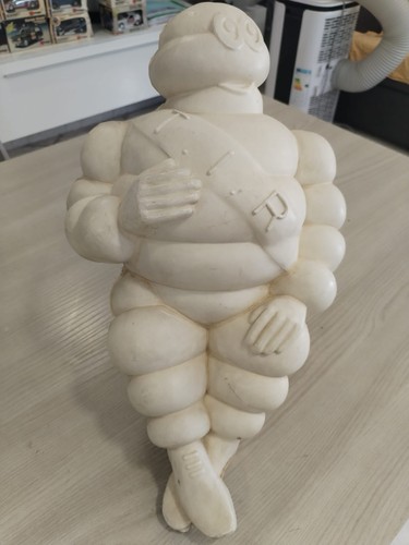Statua omino michelin - omino,