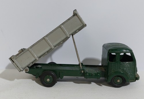 I109318 dinky toys 33 - dinky, scale