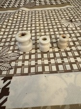 Piccoli Isolatori Elettrici In Ceramica. 3 Pezzi 10€
