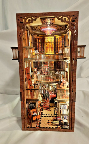 Book nook bookend - /,