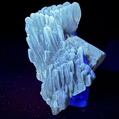Nice fluorescent calcite xls - nice,