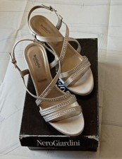 Sandalo NeroGiardini in raso con strass;cinturino;plateau: 1 cm;tacco 7 cm;n.39