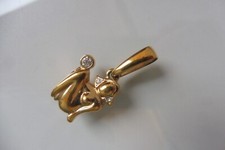 Pierre Lang Pendente, Vergine