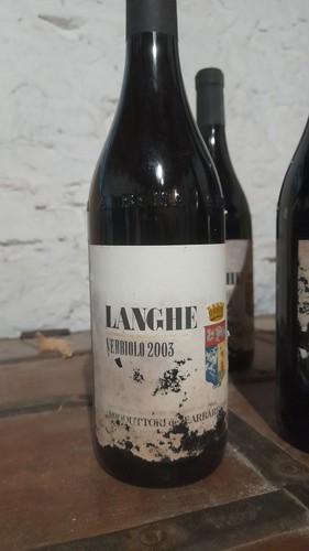 Vino vintage langhe nebbiolo - vino,