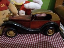 modellino auto d'epoca in