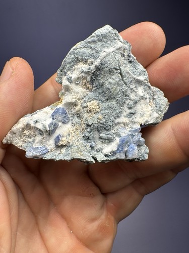 Benitoite natrolite - benitoite,,