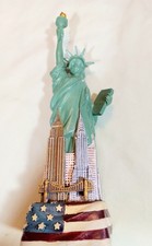 Statua della Libertà su base