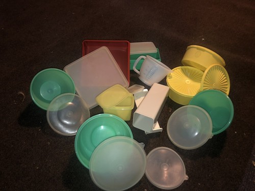Lot vintag tupperware - of,