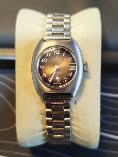 Vecchio orologio polso - vecchio,