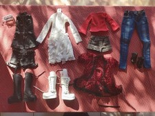 poupée: LOT  vêtements 