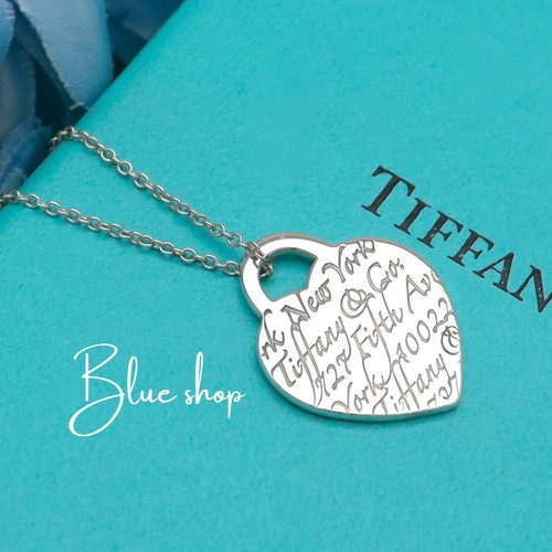 Collana con ciondolo targhetta