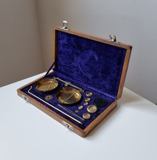 Antica Bilancia In Ottone Con