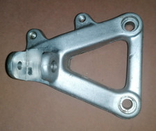 STAFFA SUPPORTO PEDANA ANTERIORE DX DUCATI 996 998 748 916 SENNA SP R 82410161A