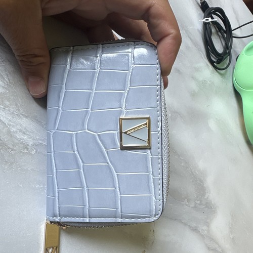 Wallet zipper logo - w/, victoria