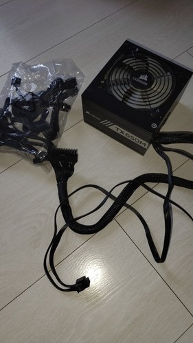 Alimentatore corsair 650m - tx,