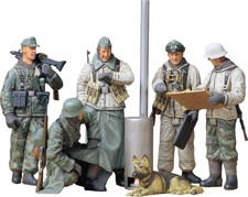 300035212 - Set Statuette