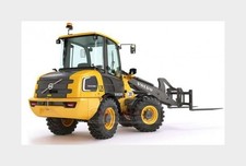 1:50 BURAGO Volvo L25H Ruspa