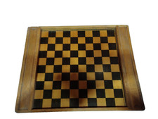 vecchia tavola da gioco in