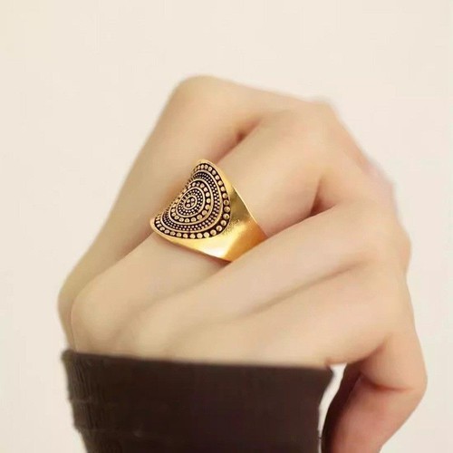 Anello scudo vintage design